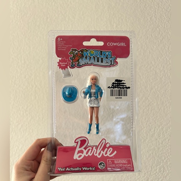 World’s Smallest Barbie Cowgirl Doll, Collectable- NWT - Picture 8 of 8